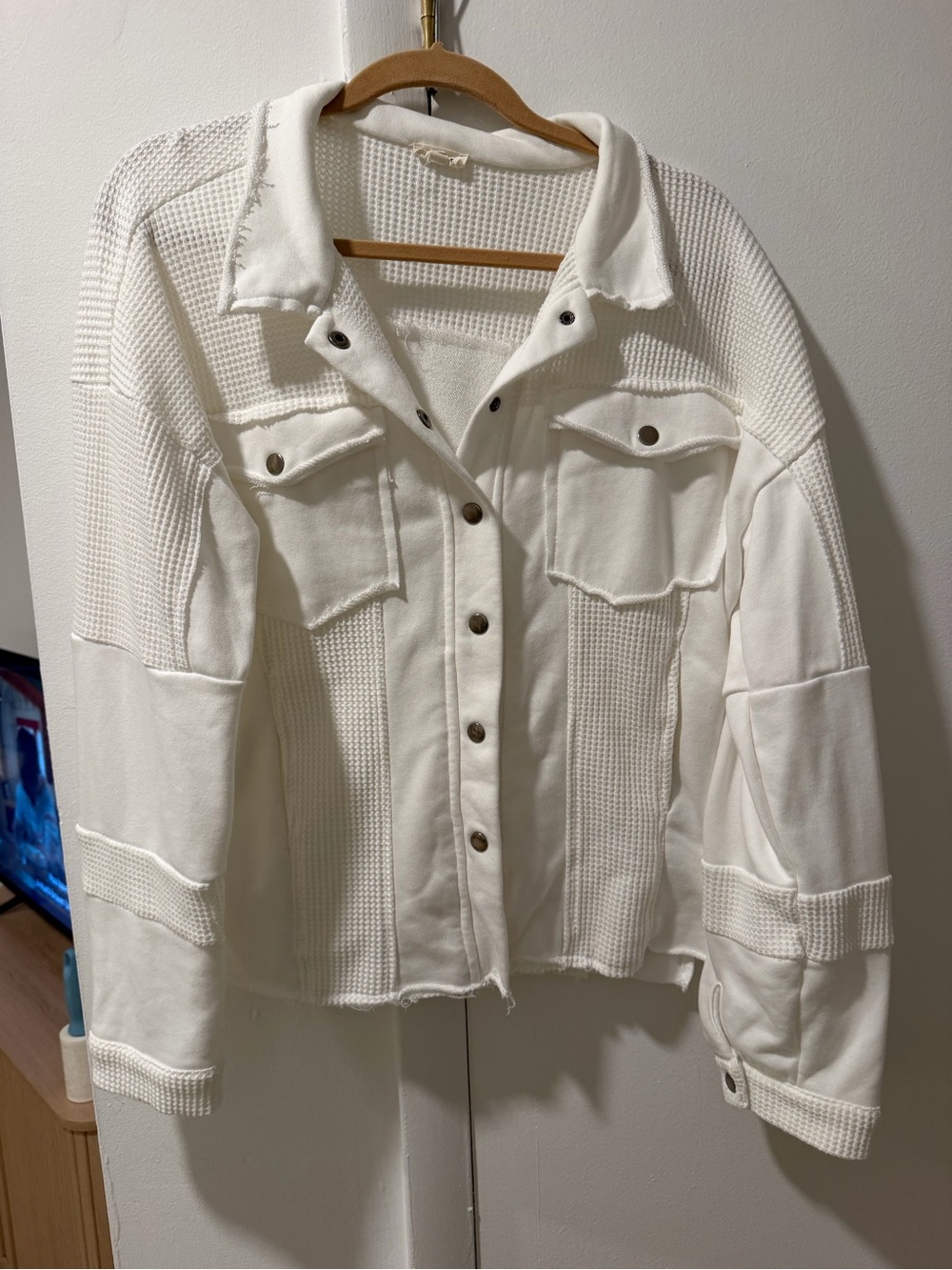 POL White Button-Front Knit-Panel Jean Jacket fits like large
